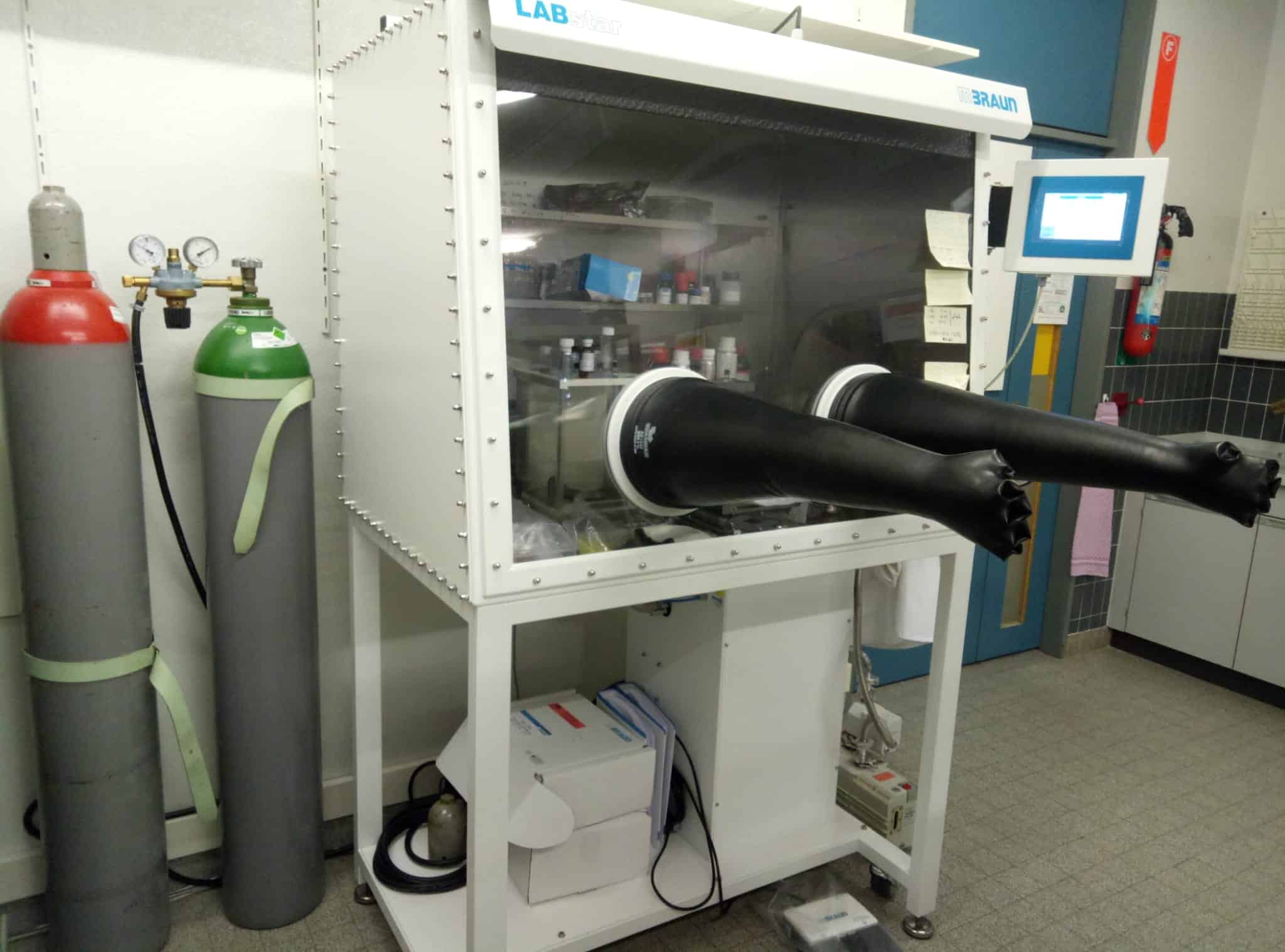 University of Fribourg Glove Box